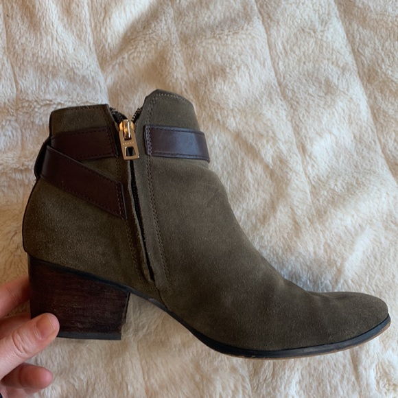 Coach Patricia Suede Leather Fatigue Ankle Boots Size 7 B - Picture 5 of 13